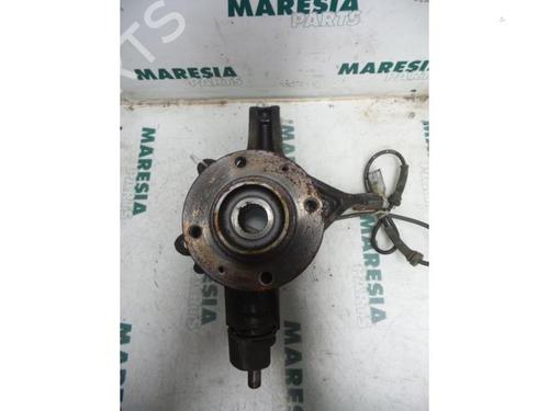 Used Left front steering knuckle PEUGEOT 308 I (4A_, 4C_) 1.6 16V (120 hp) 31434575