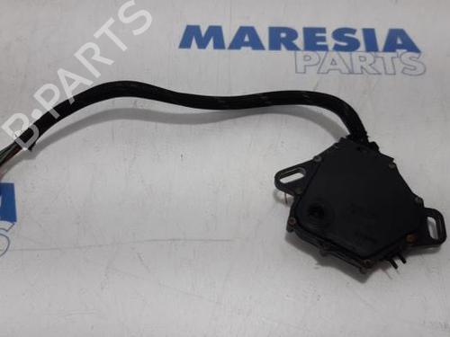 Used Switch PEUGEOT 206 CC (2D) 1.6 16V (2DNFUF, 2DNFUR) (109 hp) 31500117