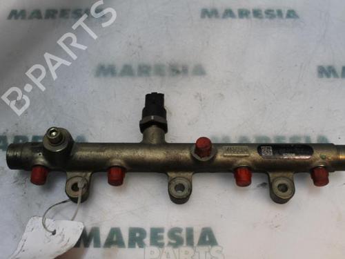 injection-rail-citroen-c5-i-break-de_-2001-2002-2003-2004-31433805 main image