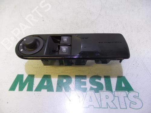 Used Switch RENAULT CLIO IV (BH_) 0.9 TCe 90 (BHNF, BHMA, BHMH, BHJK, BHJR) (90 hp) 31422607