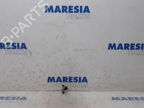 Used Injector FIAT PANDA (169_) 1.2 (169.AXB11, 169.AXB1A) (60 hp) 31499399