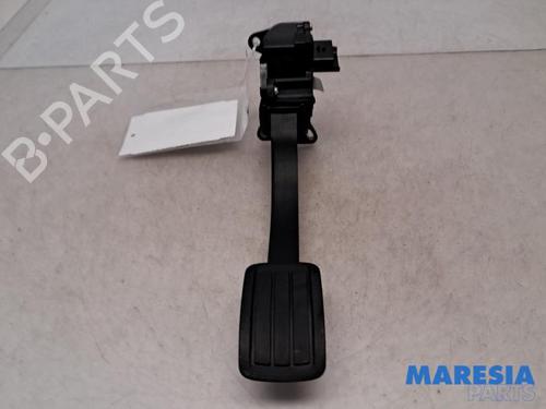 Pedal PEUGEOT 308 SW II (LC_, LJ_, LR_, LX_, L4_) 1.2 THP 130 (131 hp) 31460681