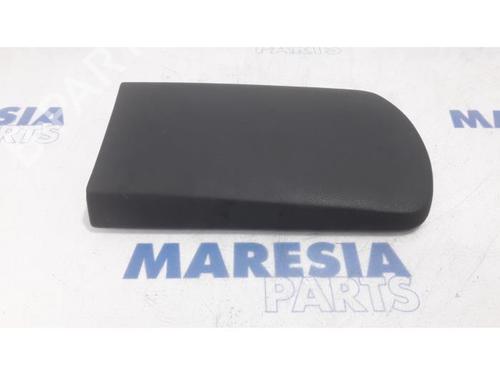 Armrest / Center console PEUGEOT 3008 I MPV (0U_) 1.6 VTi | BP31433783I20 