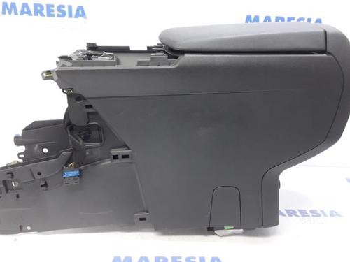 Armlene PEUGEOT 3008 I MPV (0U_) 1.6 HDi (109 hp) 31445945