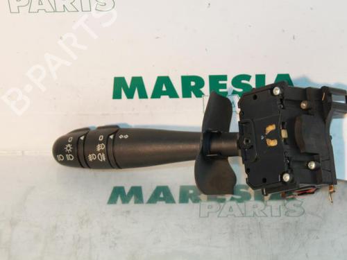 steering-column-stalk-renault-scenic-i-mpv-ja01_-fa0_-1999-2000-2001-2002-2003-2004-2005-2006-2007-2008-2009-2010-31484510 main image