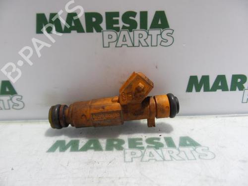 Used Injector ALFA ROMEO 156 (932_) 2.0 16V T.SPARK (932A2) (155 hp) 31484886
