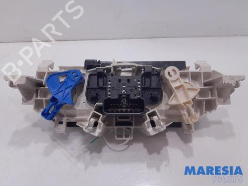 Climate control RENAULT TWINGO II (CN0_) 1.2 (CN0D) | BP31528435I5