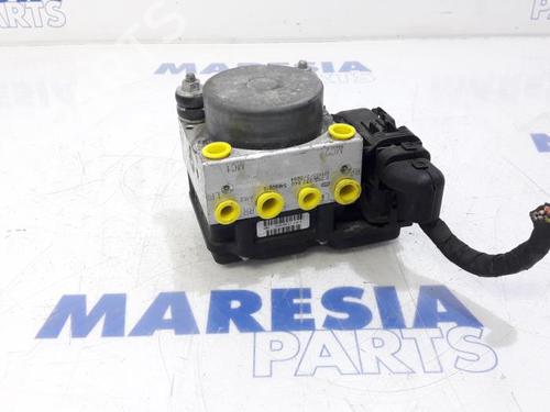 Used ABS pump FIAT 500 (312_) 0.9 (312AXG1A, 312.AXG11) (86 hp) 31507418