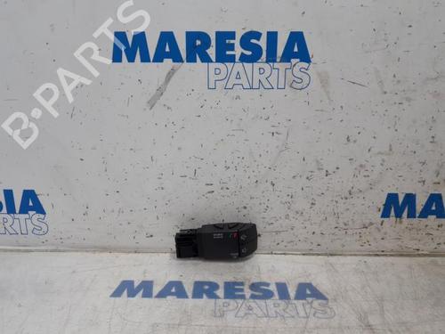 switch-renault-clio-iv-bh_-2012-2013-2014-2015-2016-2017-2018-2019-2020-2021-31437462 main image