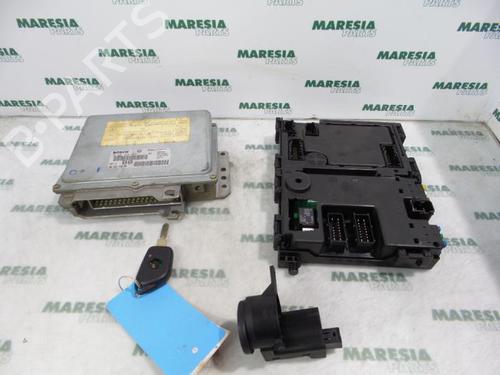 engine-control-unit-ecu-peugeot-406-break-8ef-1996-1997-1998-1999-2000-2001-2002-2003-2004-31492617 main image