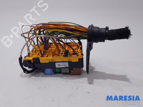 Used Fuse box PEUGEOT EXPERT Van (V_) 2.0 BlueHDi 120 (122 hp) 31534535