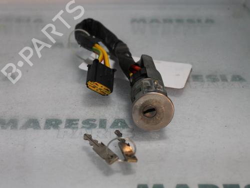 Used Ignition barrel RENAULT TWINGO I (C06_) 1.2 (C066, C068) (58 hp) 31481132