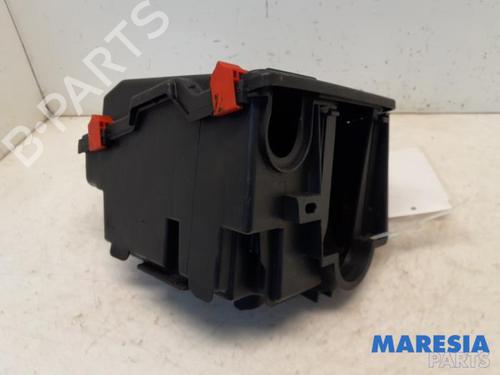 Fuse box CITROËN C4 Grand Picasso II (DA_, DE_) 1.6 THP 155 | BP31474899E1 - Image 2