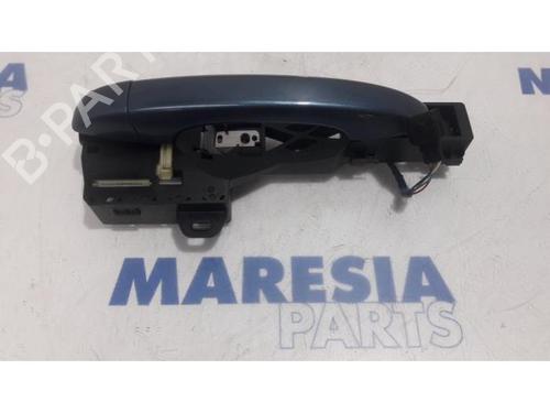 Used Front right exterior door handle Front right exterior door handle 31504116 31504116
