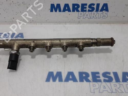 Used Injection rail RENAULT ESPACE IV (JK0/1_) 2.2 dCi (JK0H) (150 hp) 31421454