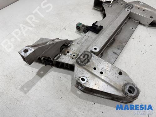 Subframe PEUGEOT 2008 II (UD_, US_, UY_, UJ_, UR_, UC_) 1.2 PureTech 100 (USHNK) | BP32305502M9