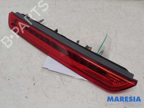 Used Third brake light Third brake light PEUGEOT 3008 II SUV (MC_, MR_, MJ_, M4_) 1.2 THP/ PureTech 130 (MRHNSM, MRHNSU, MRHNSJ, MRHNYW,... (131 hp) 31425571 31425571
