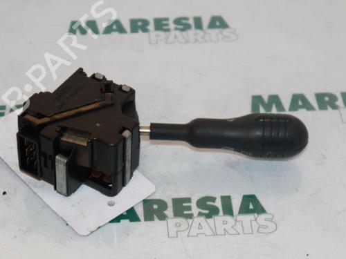 steering-column-stalk-renault-twingo-i-c06_-1993-1994-1995-1996-1997-1998-1999-2000-2001-2002-2003-2004-2005-2006-2007-2008-2009-2010-2011-2012-31437843 main image