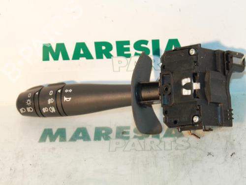 Used Steering column stalk RENAULT ESPACE III (JE0_) 2.0 16V (JE0N, JE0L, JE02) (140 hp) 31494702