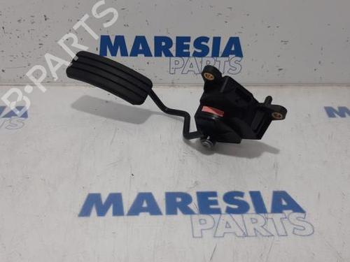 Used Electronic module RENAULT CLIO III Hatchback Van (SB_, SR_) 1.5 dCi (68 hp) 31532227