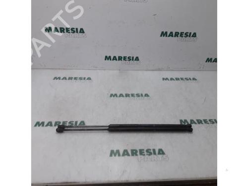 tailgate-lift-support-citroen-c4-grand-picasso-i-ua_-2006-2007-2008-2009-2010-2011-2012-2013-31453097 main image