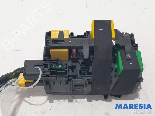 Used Fuse box PEUGEOT 208 I (CA_, CC_) 1.4 VTi (95 hp) 31390508