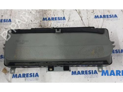 passenger-airbag-renault-scenic-i-mpv-ja01_-fa0_-1999-2000-2001-2002-2003-2004-2005-2006-2007-2008-2009-2010-31398811 main image