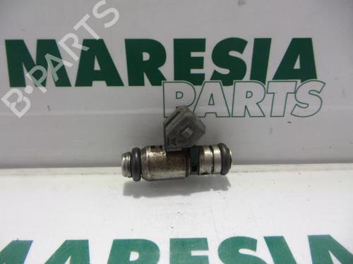 Used Injector RENAULT SCÉNIC I MPV (JA0/1_, FA0_) 2.0 16V (JA1B, JA1D, JA0C) (139 hp) 31393421