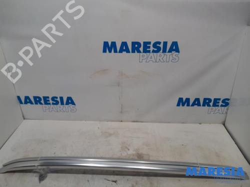Used Roof bar RENAULT MEGANE IV Grandtour (K9A/M/N_) 1.5 dCi 110 (110 hp) 31526978