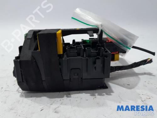 Used Fuse box PEUGEOT 208 I (CA_, CC_) 1.2 VTI 82 (82 hp) 31463761