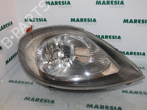Used Right headlight RENAULT TRAFIC II Bus (JL) 1.9 dCI 100 (JL0C, JL0K) (101 hp) 31406337