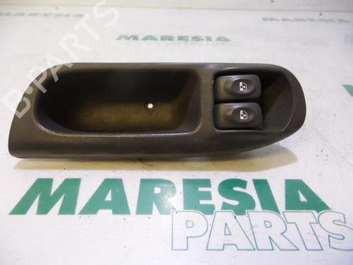 switch-renault-scenic-i-mpv-ja01_-fa0_-1999-2000-2001-2002-2003-2004-2005-2006-2007-2008-2009-2010-31451514 main image