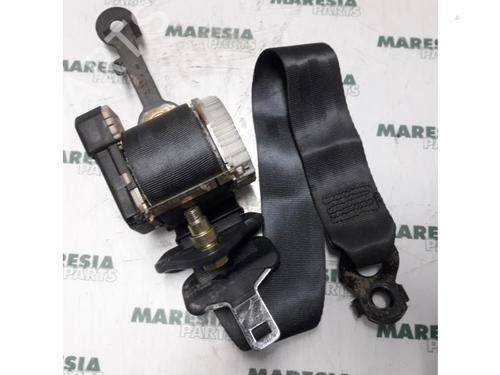 Used Front right seatbelt RENAULT CLIO II (BB_, CB_) 1.2 (BB0A, BB0F, BB10, BB1K, BB28, BB2D, BB2H, CB0A,... (58 hp) 31433360