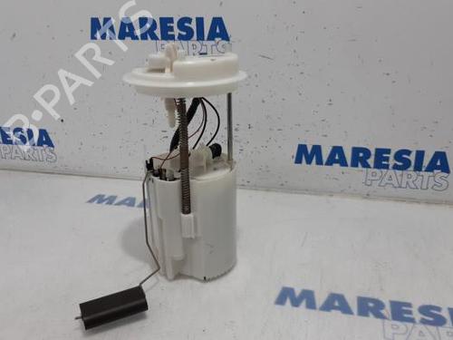 Used Fuel pump FIAT 500 (312_) 0.9 (312AXG1A, 312.AXG11) (86 hp) 31479235