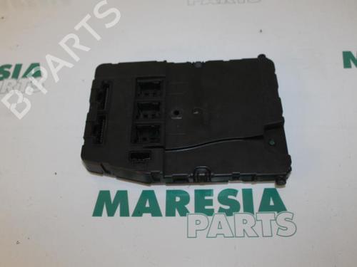 fuse-box-renault-scenic-ii-jm01_-2003-2004-2005-2006-2007-2008-2009-2010-31445976 main image
