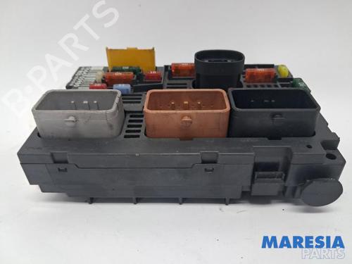Fuse box CITROËN C5 III Break (RW_) 2.0 i 16V (RWRFJC, RWRFJF) | BP37875773E1 - Image 2