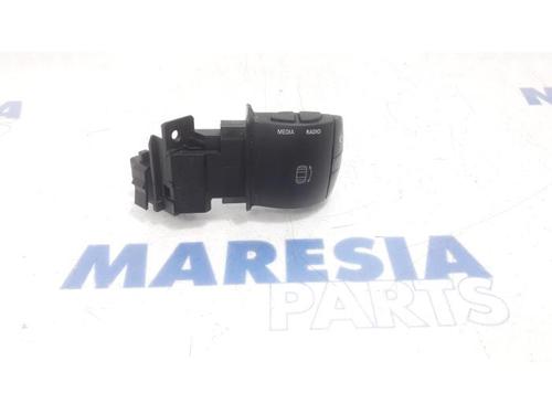 switch-renault-grand-scenic-iii-jz01_-2009-2010-2011-2012-2013-2014-2015-2016-31506153 main image