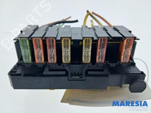 Used Fuse box Fuse box CITROËN BERLINGO MULTISPACE (B9) 1.6 VTi 120 (120 hp) 40199544 40199544