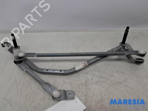 Used Front wipers mechanism RENAULT CAPTUR I (J5_, H5_) 1.2 TCe 120 (120 hp) 31816548