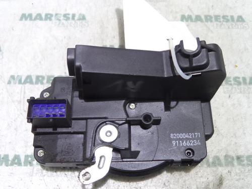 Used Electronic module RENAULT TRAFIC II Bus (JL) 1.9 dCI 100 (JL0C, JL0K) (101 hp) 31453089