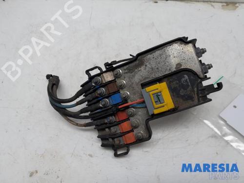 Fuse box PEUGEOT 308 CC (4B_) 2.0 HDi (4BRHRH, 4BRHRJ) | BP31457824E1