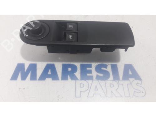 Used Switch RENAULT CLIO IV Grandtour (KH_) 1.5 dCi 90 (KHN3, KHN4) (90 hp) 31508840