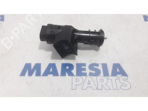 Used Ignition barrel FIAT 500 (312_) 1.2 (312AXA1A) (69 hp) 31389749