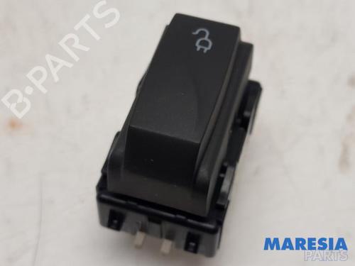 Used Switch RENAULT ZOE Hatchback Van (BFM_) Electric (BFME) (92 hp) 31404471