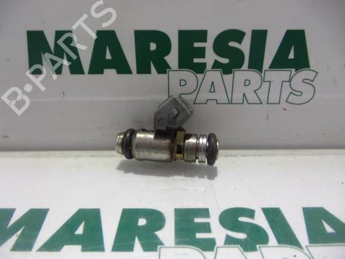 injector-renault-megane-scenic-ja01_-1996-1997-1998-1999-2000-2001-31453326 main image
