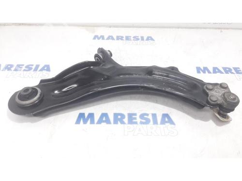 Used Left front suspension arm RENAULT KANGOO / GRAND KANGOO II (KW0/1_) 1.2 TCe 115 (KW02, KW14) (115 hp) 31495034