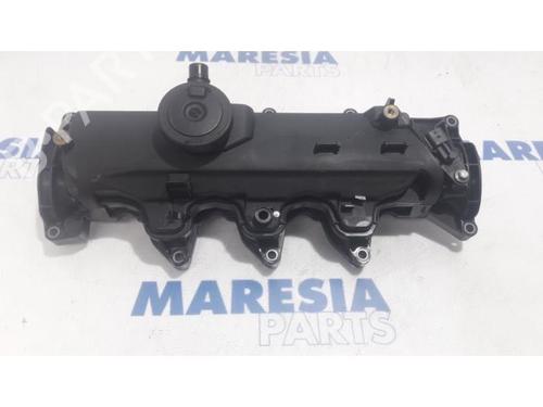 Used Valve cover RENAULT SCÉNIC III (JZ0/1_) 1.5 dCi (110 hp) 31475048