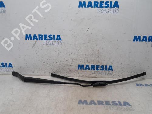 front-windshield-wiper-arm-citroen-c3-ii-sc_-2009-31430189 main image