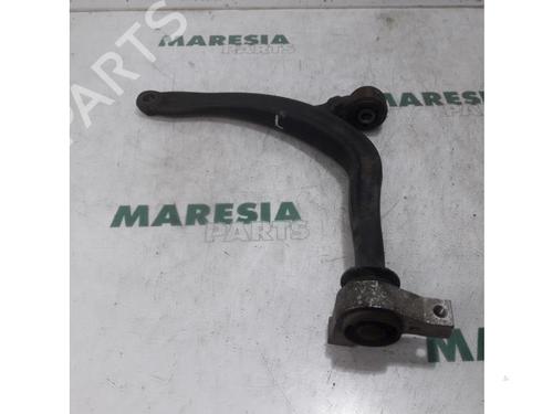 Used Left front suspension arm CITROËN C5 II (RC_) 2.0 16V (RCRFJB, RCRFJC) (140 hp) 31533090