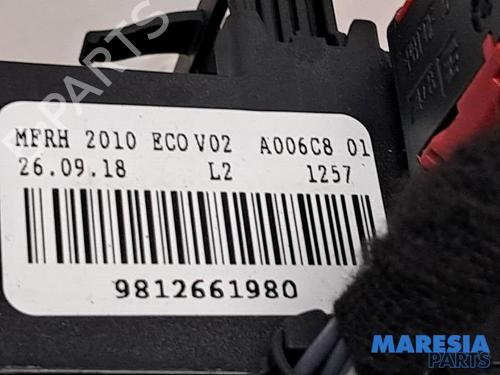 Fuse box OPEL CROSSLAND X / CROSSLAND (P17, P2QO) 1.2 | BP31383033E1 